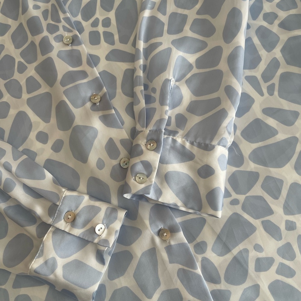 Zara Abstract Blue and White Blouse - Picture 7 of 15